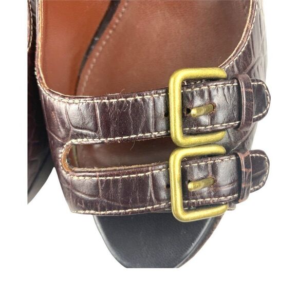 Marc fisher Burgundy Pebbled Leather Platform Heels Pep Toe Two Buckles US 8.5M - Picture 9 of 15